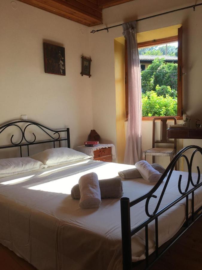 Country Traditional House In Corfu Village, Greece Sinarádes Zewnętrze zdjęcie